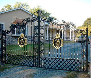 รั้วไม้และประตูรั้วสีดำ Mat / Gates ประตูโลหะตกแต่ง